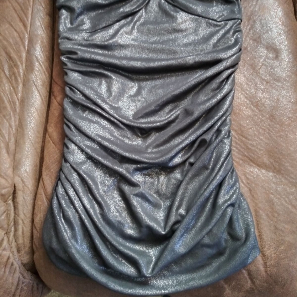 Express Ruched Tube Top - Picture 3 of 5